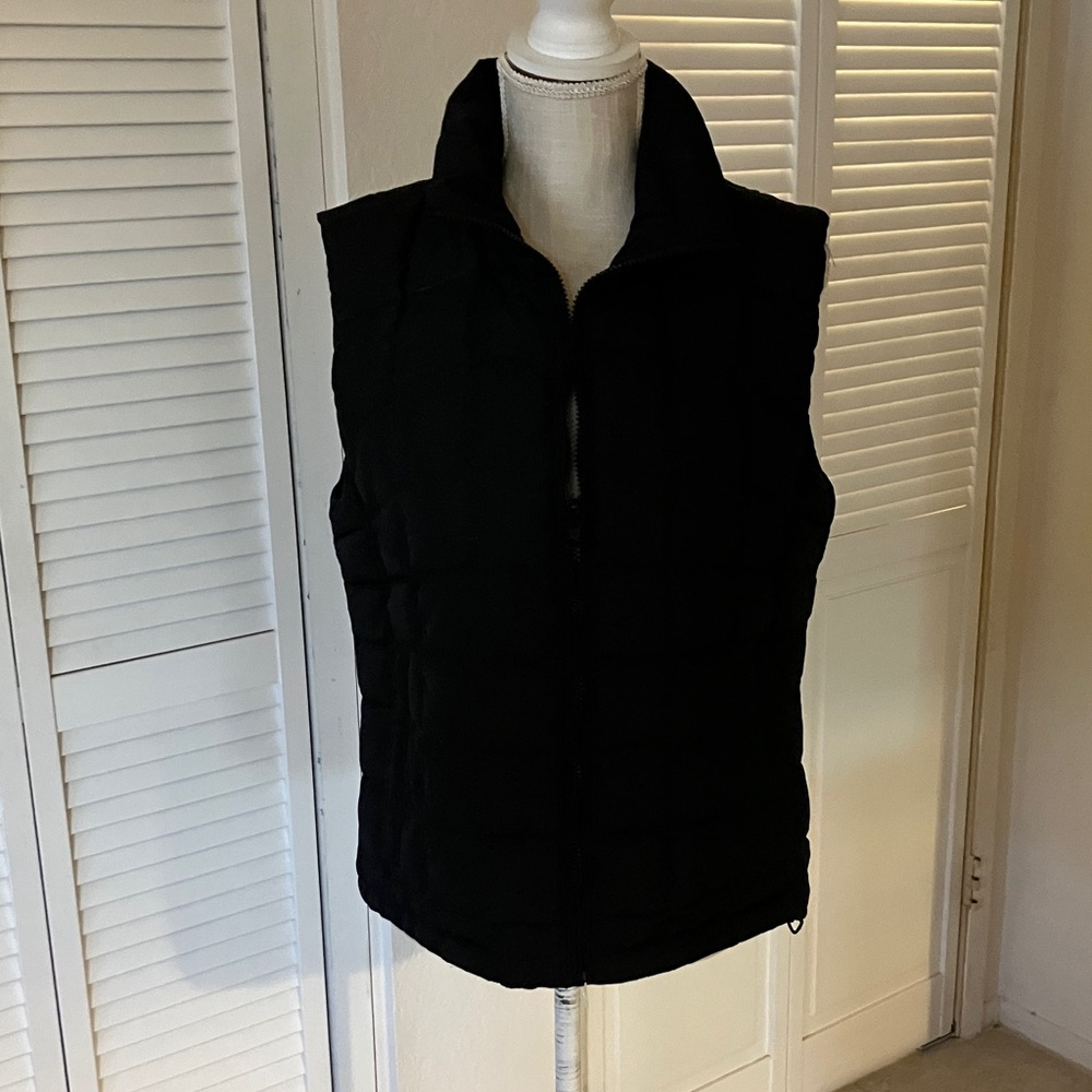 Columbia Black Quilted‎ Women’s Vest size M excellent condition